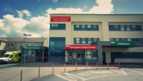'It should be done everywhere' - Patients at Irish hospital receive poetry postcards