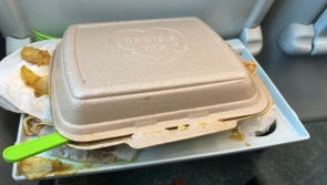 'It smells so bad' - Commuter disgusted as they find old curry chips left on train 