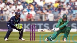 Rassie van der Dussen hits century as heat restricts Matthew Potts to four overs
