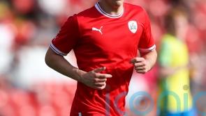 Jack Aitchison leaves it late as Barnsley snatch victory at Fleetwood