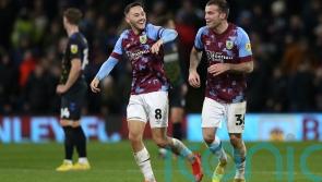 Burnley maintain lead as Sheffield United keep pace with win
