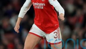Lotte Wubben-Moy puts money behind bar for Arsenal fans after WSL postponement