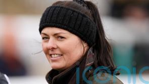 Whistleinthedark shines at Kempton for Laura Morgan