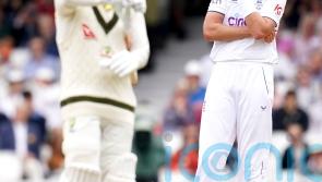 Stuart Broad and England&rsquo;s victory bid held up by Australia openers
