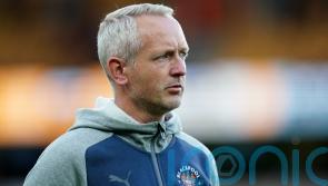 Neil Critchley hails Blackpool&rsquo;s defensive display