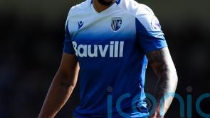 Managerless Gillingham overcome 10-man MK Dons to move third