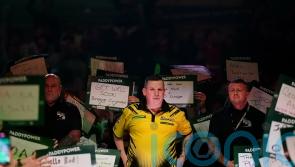 Dave Chisnall flushes Cameron Menzies&rsquo; World Championship hopes down the drain