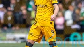 Ten-man Kilmarnock keep Hearts bottom of table