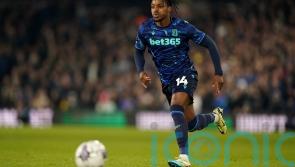 Niall Ennis rescues point for Blackpool from dramatic draw with Mansfield