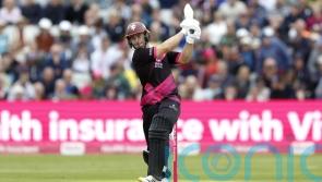 Sean Dixon stars as Somerset reach Blast Finals Day with dramatic win over Bears