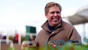 Skelton fires three at Greatwood in bid to keep on top