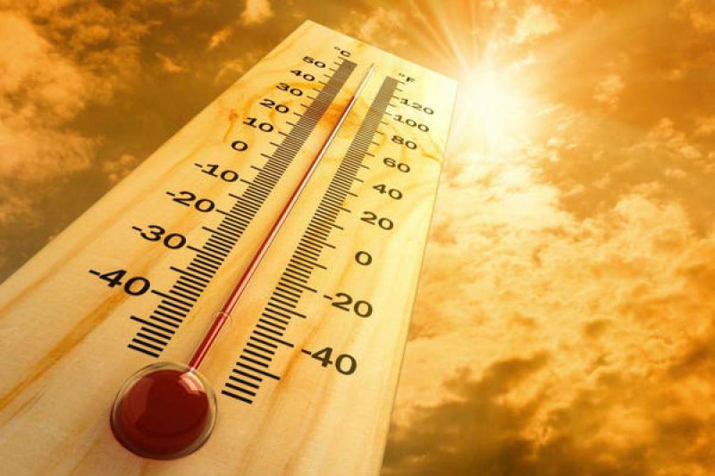 Met &Eacute;ireann issues Status Yellow warning for 14 counties amid soaring temperatures