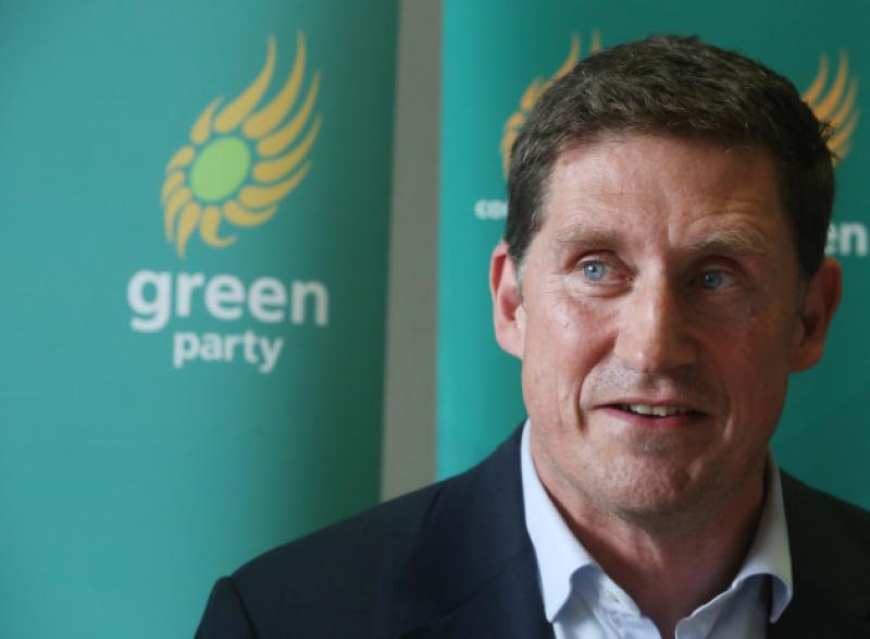Social media reacts to one of the *many* Ryanair digs at Green Party leader Eamon Ryan TD