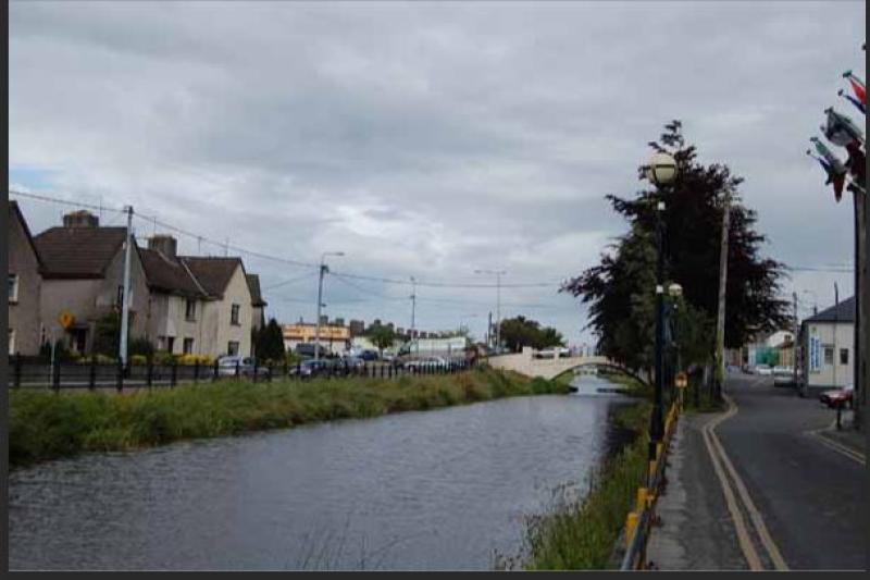 Investigation launched after body recovered from canal in Offaly