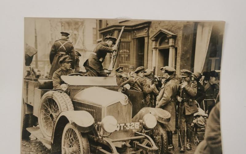 Historic Irish civil war photograph to be auctioned this month