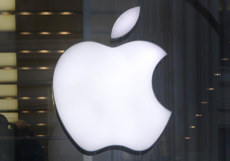 Workers stage protest at world&rsquo;s biggest Apple iPhone factory