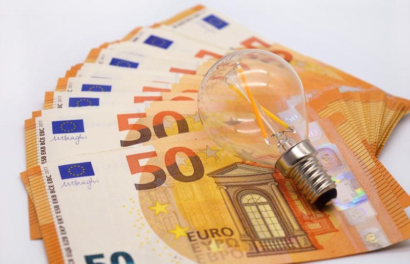 REVEALED: The appliances on standby that could be adding &euro;100 to you electricity bill