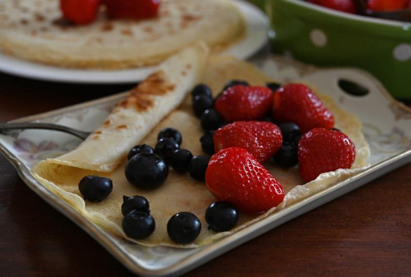 POLL: What's the best pancake topping? (9 choices from bacon to berries!) 
