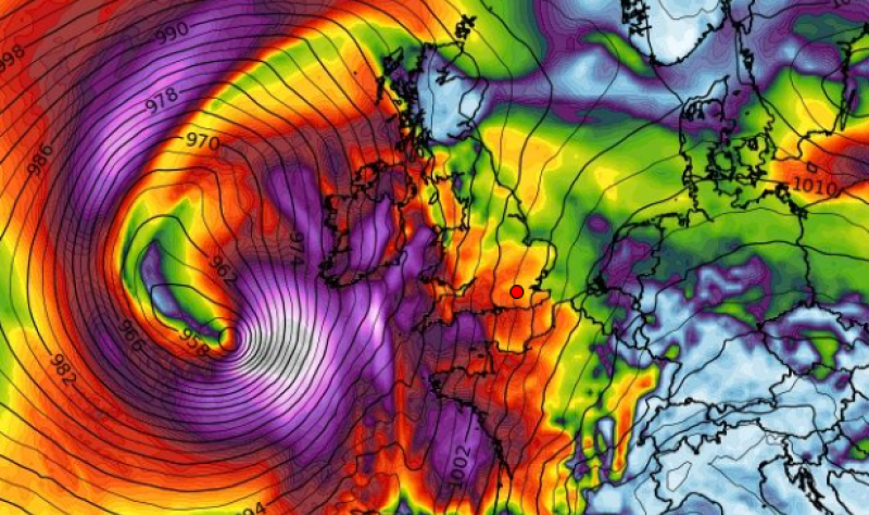 Storm Kathleen to undergo 'bombogenisis' before hitting Ireland amid Met Eireann warnings