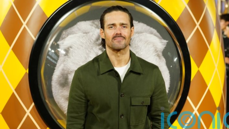 Vogue Williams' husband aims to set world record by running 1,266km through sand in 30 days