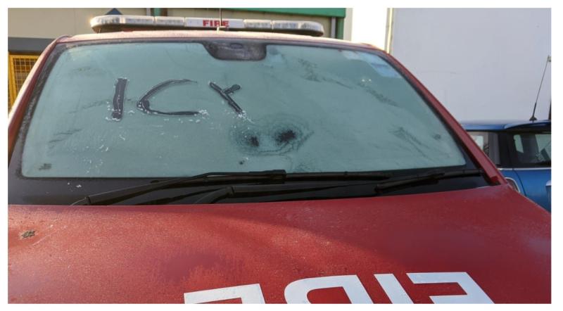 'Never pour hot water on your windscreen' - Simple tips as cold weather continues