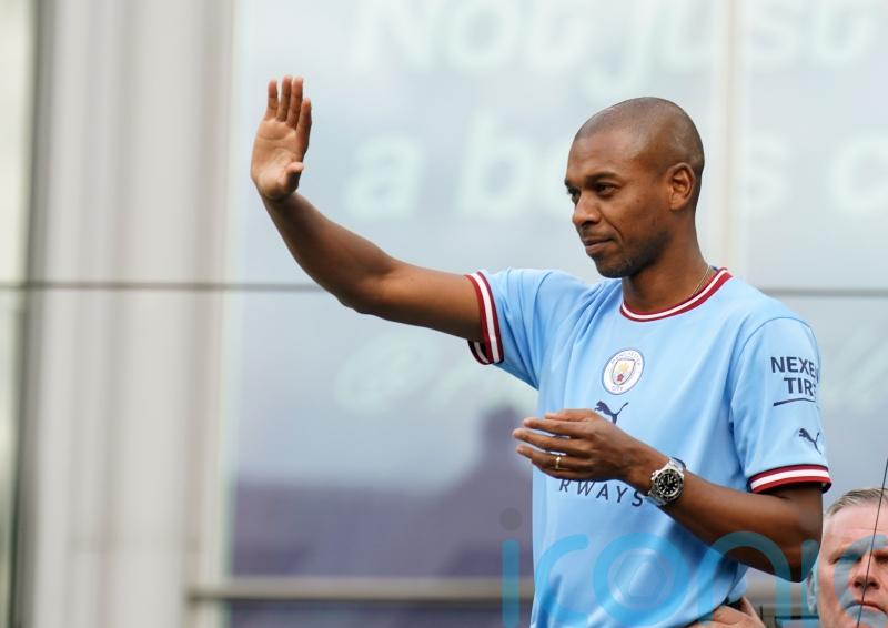 Fernandinho completes his return to former club Athletico Paranaense