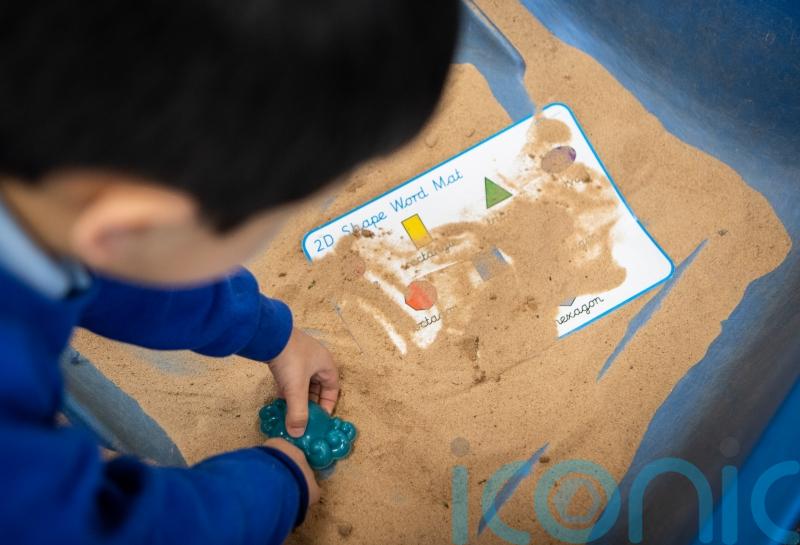 Eligibility criteria for back-to-school allowance could be widened