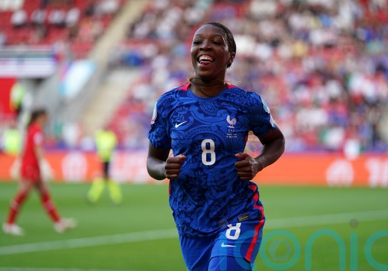 Grace Geyoro hat-trick helps France to thumping win over Italy