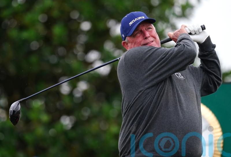 Mark Calcavecchia hits first tee shot on Open farewell