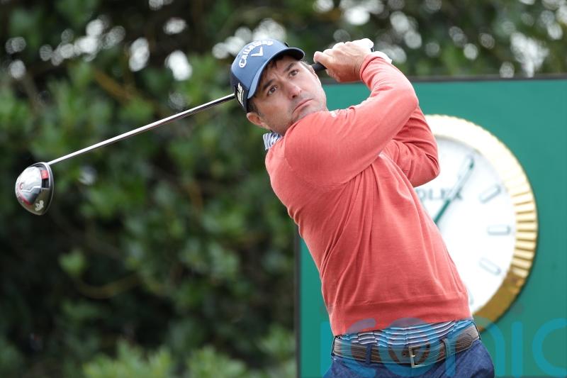 Kevin Kisner makes fast start as Open Championship third round gets going
