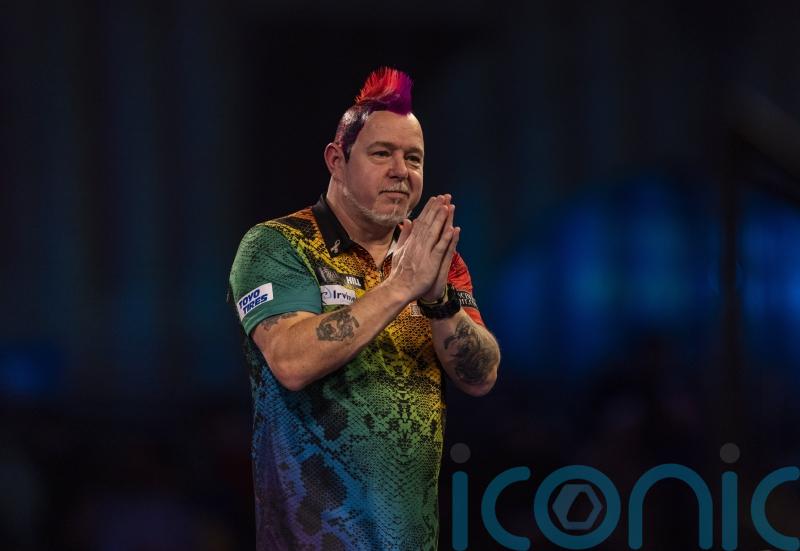 Peter Wright goes the distance before seeing off Krzysztof Ratajski in Blackpool