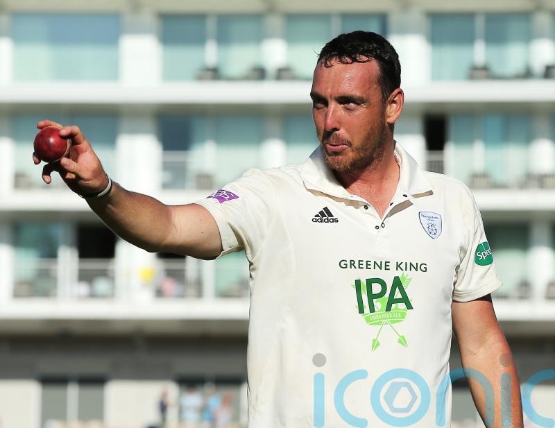 Kyle Abbott claims hat-trick as last-day victory keeps Hampshire in title race
