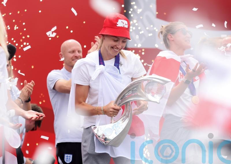 Leah Williamson continues the Lionesses&rsquo; party &ndash; Tuesday&rsquo;s sporting social