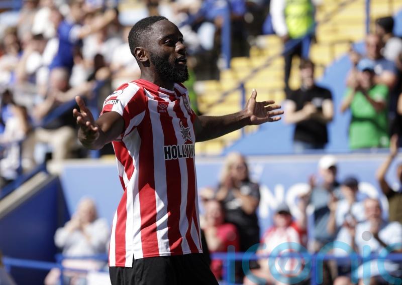 Substitute Josh Dasilva scores late equaliser for Brentford to stun Leicester