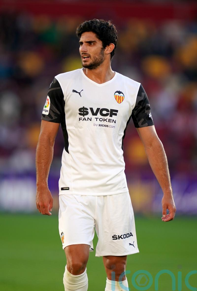 Wolves sign Valencia forward Goncalo Guedes