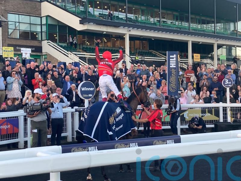 London and The South hang on to Racing League top spot