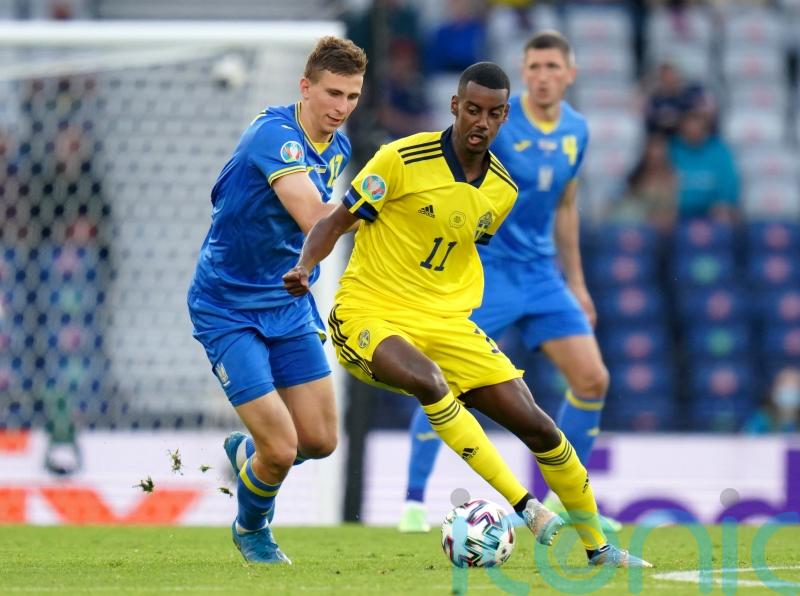 Eddie Howe backs Alexander Isak to add &lsquo;X-factor&rsquo; after securing Newcastle move