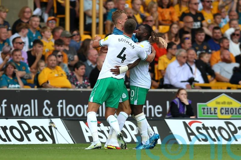Allan Saint-Maximin scores late stunner to earn Newcastle a draw at Wolves