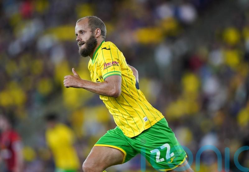 Norwich climb top of Championship after comfortable win over Coventry