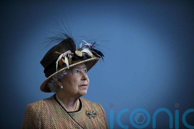 Sport stops to pay its respects as the Queen dies