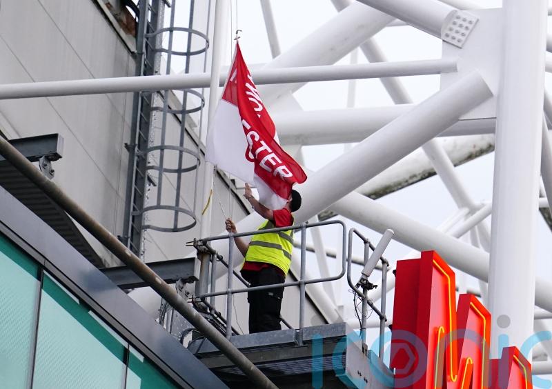 Football in England postponed as sports pay their respects to the Queen