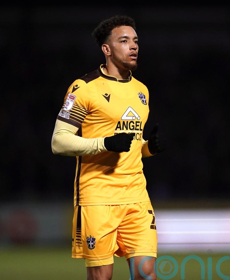 Salford leave it late to see off 10-man Sutton