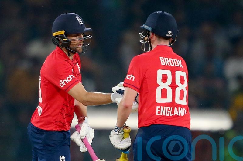 Dawid Malan shines as England set Pakistan 210 to win Twenty20 series decider