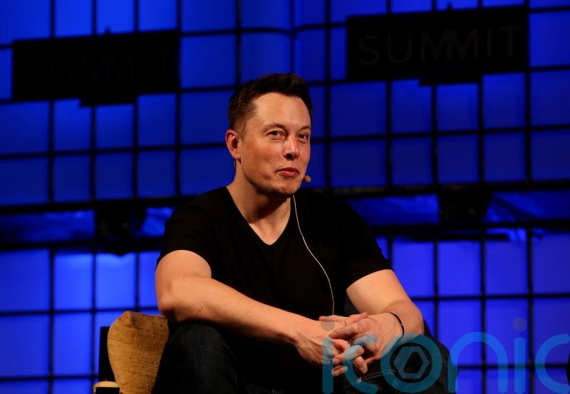 Elon Musk attempts to purchase Twitter for second time