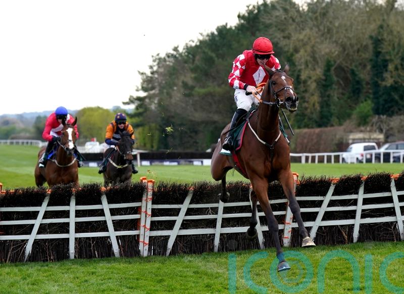 Mighty Potter set to make fencing debut next month