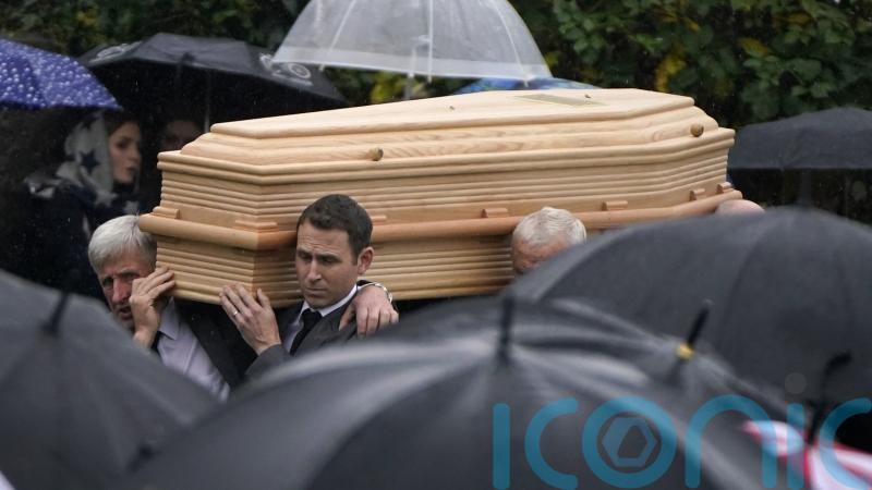 Hundreds attend funeral of CervicalCheck campaigner Lynsey Bennett