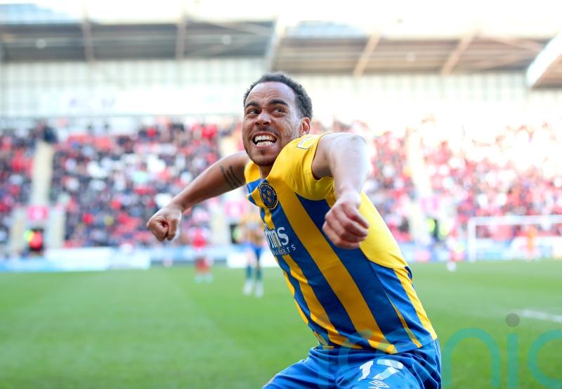 Shrewsbury to check on Elliott Bennett fitness ahead of Barnsley clash