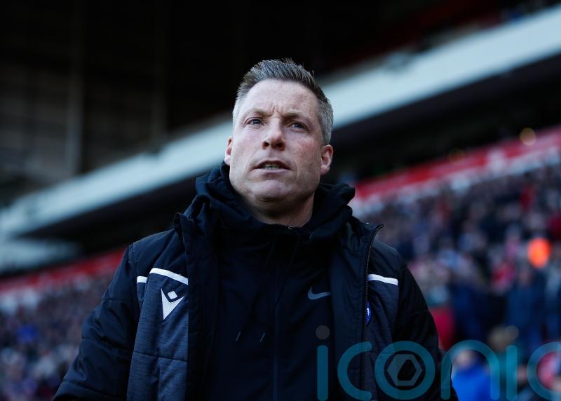 Neil Harris insists he will not quit after Gillingham drop into bottom two