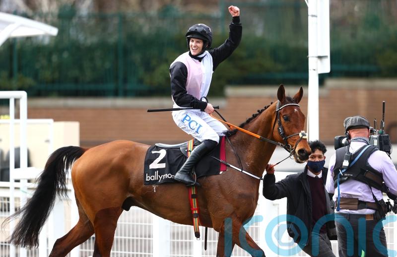 Bob Olinger staying over hurdles for Christmas target at Leopardstown