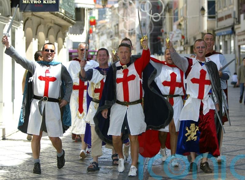 Fifa bans fans from dressing as crusaders at England versus USA match